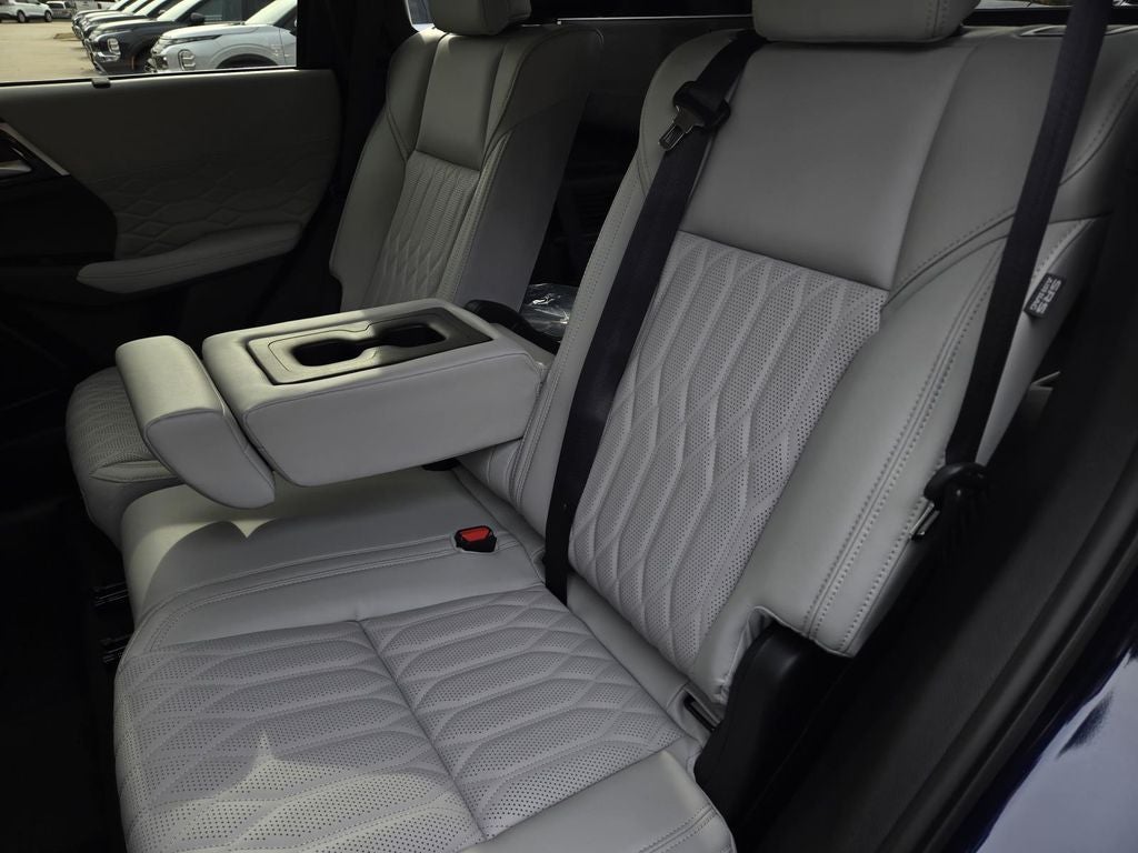 2026 Mitsubishi Outlander SEL