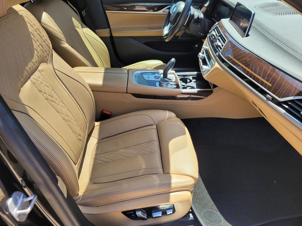 2021 BMW 7 series 740i