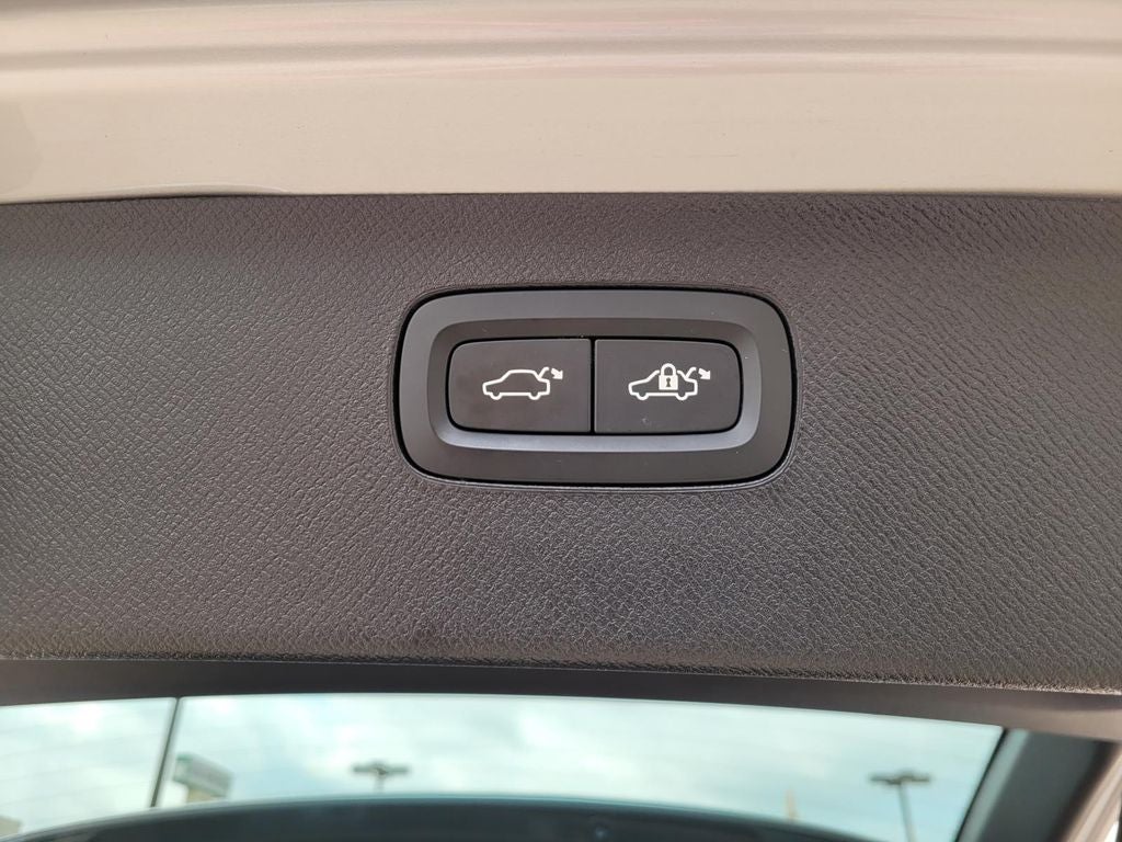 2022 Volvo XC90 Momentum