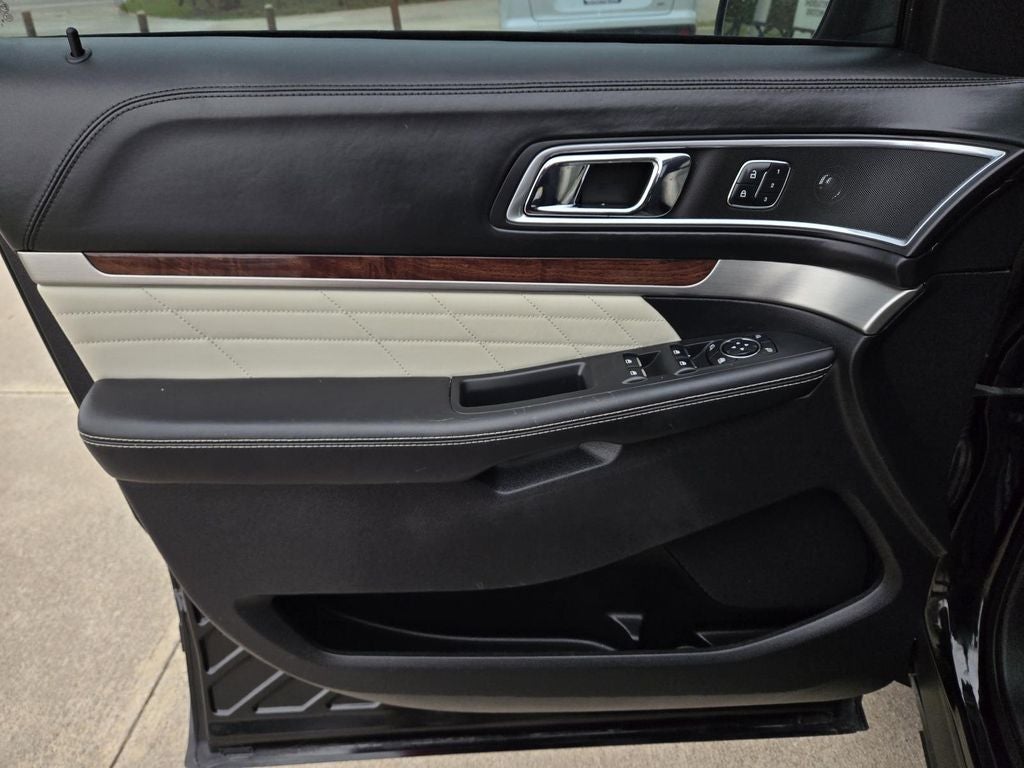 2017 Ford Explorer Platinum