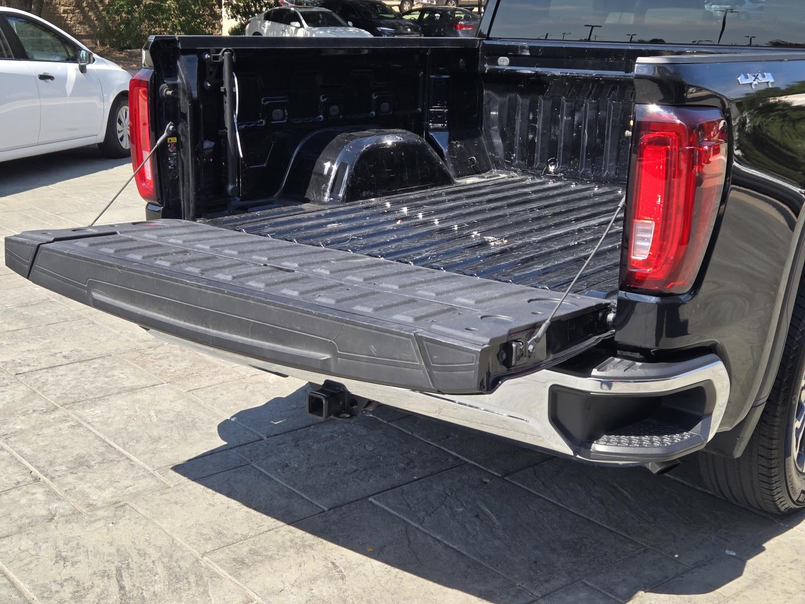 2025 GMC Sierra SLT