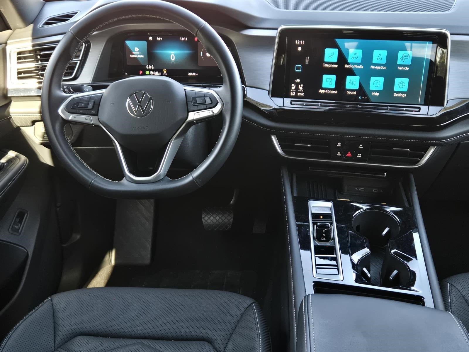 2025 Volkswagen Atlas Cross Sport 2.0T SE w/Technology