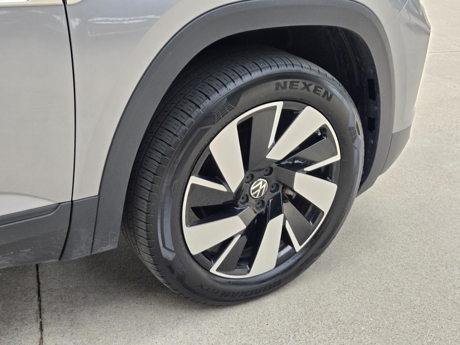 2025 Volkswagen Atlas Cross Sport 2.0T SE w/Technology