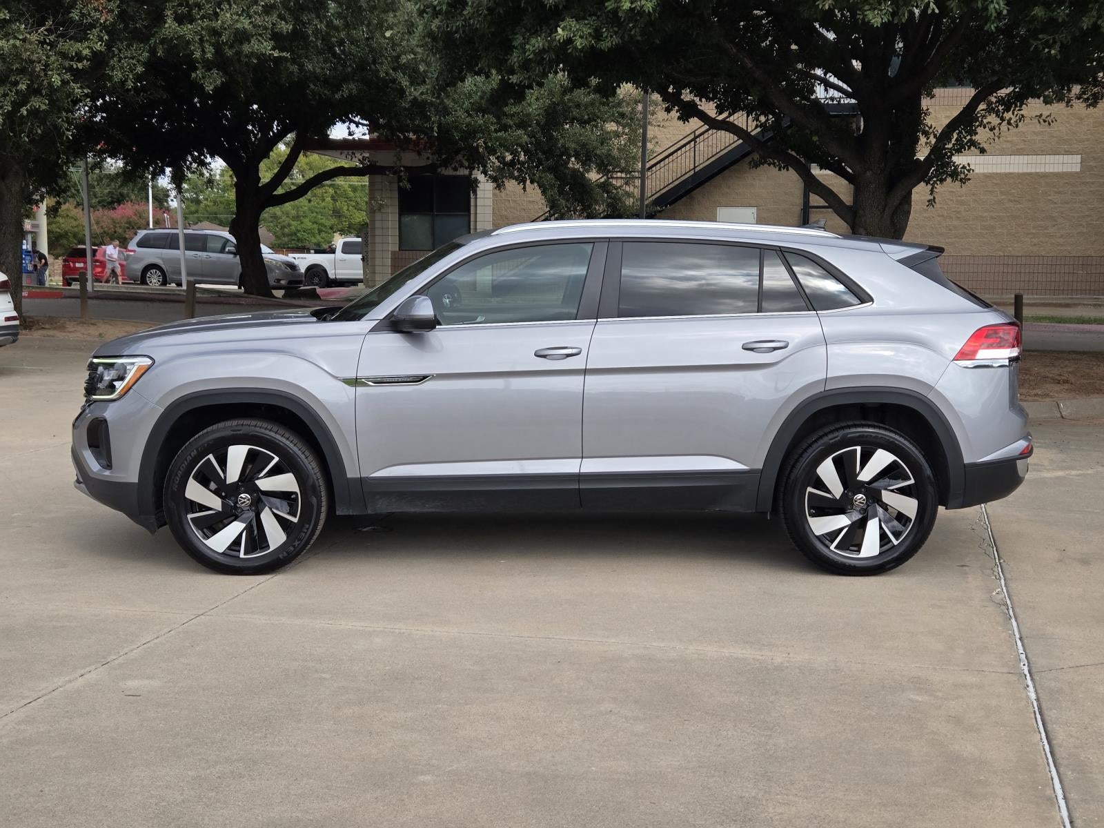 2025 Volkswagen Atlas Cross Sport 2.0T SE w/Technology
