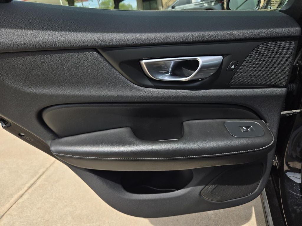 2024 Volvo S60 Core Dark Theme