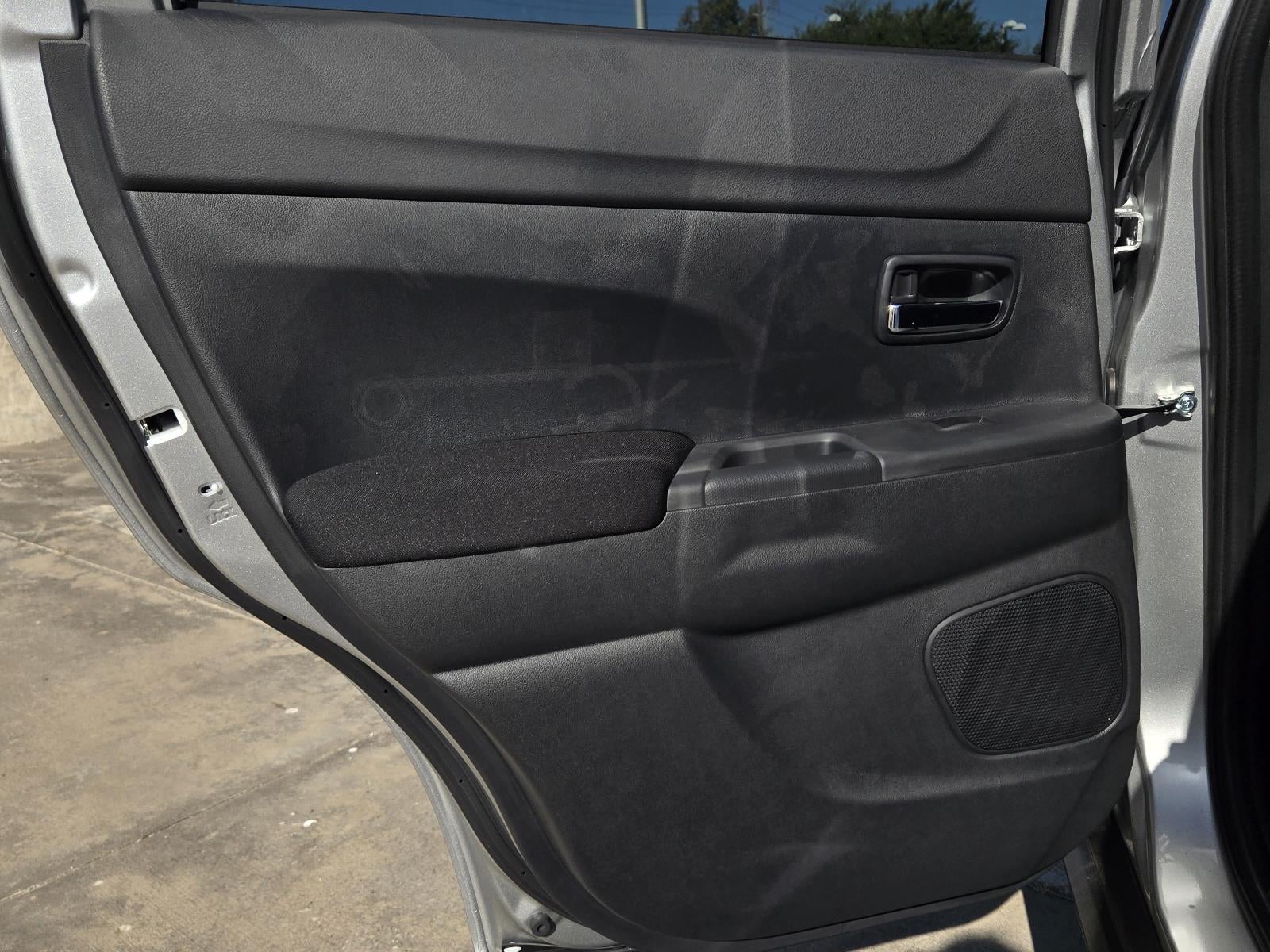 2027 Mitsubishi Outlander Sport LE