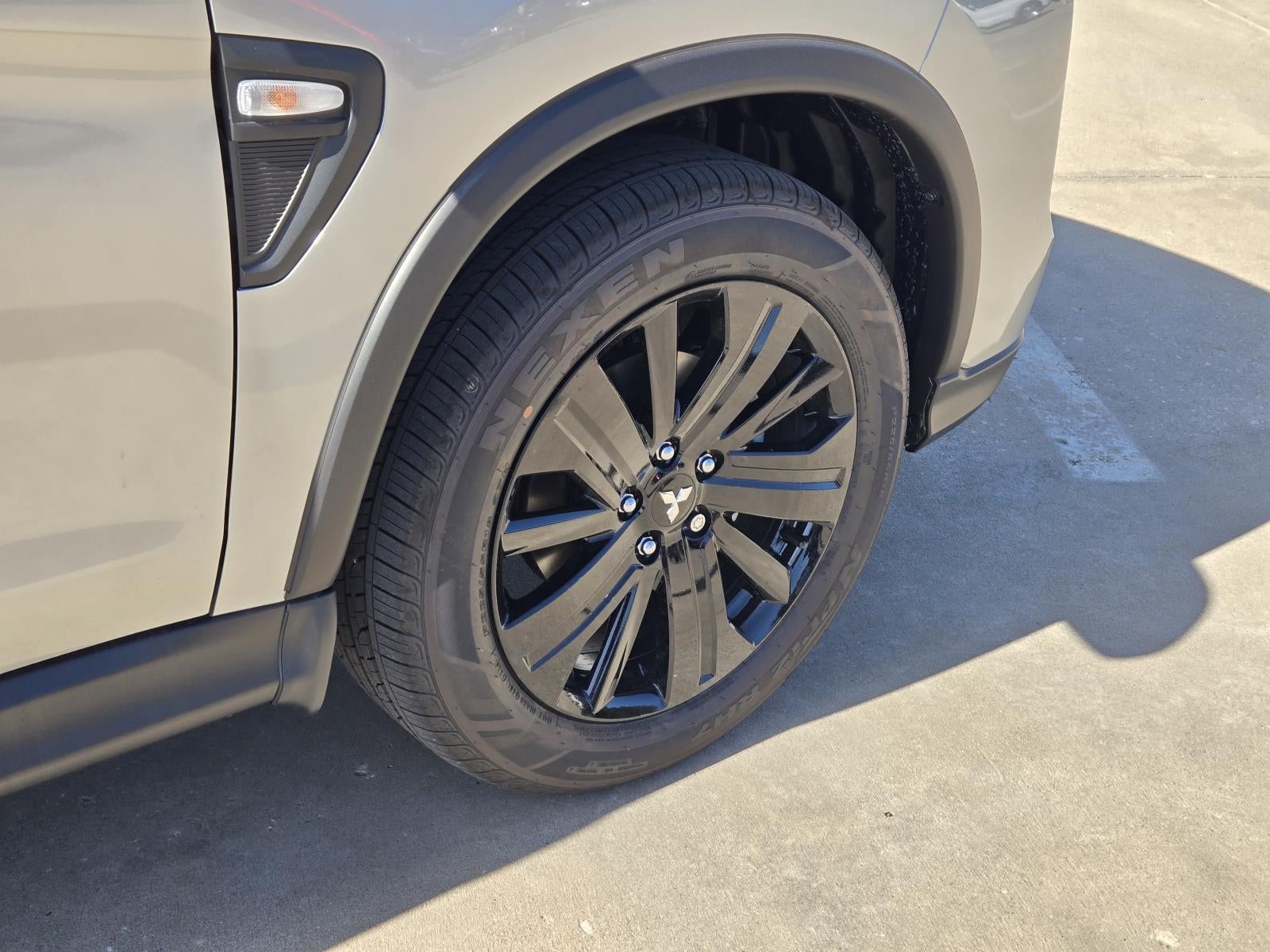 2027 Mitsubishi Outlander Sport LE