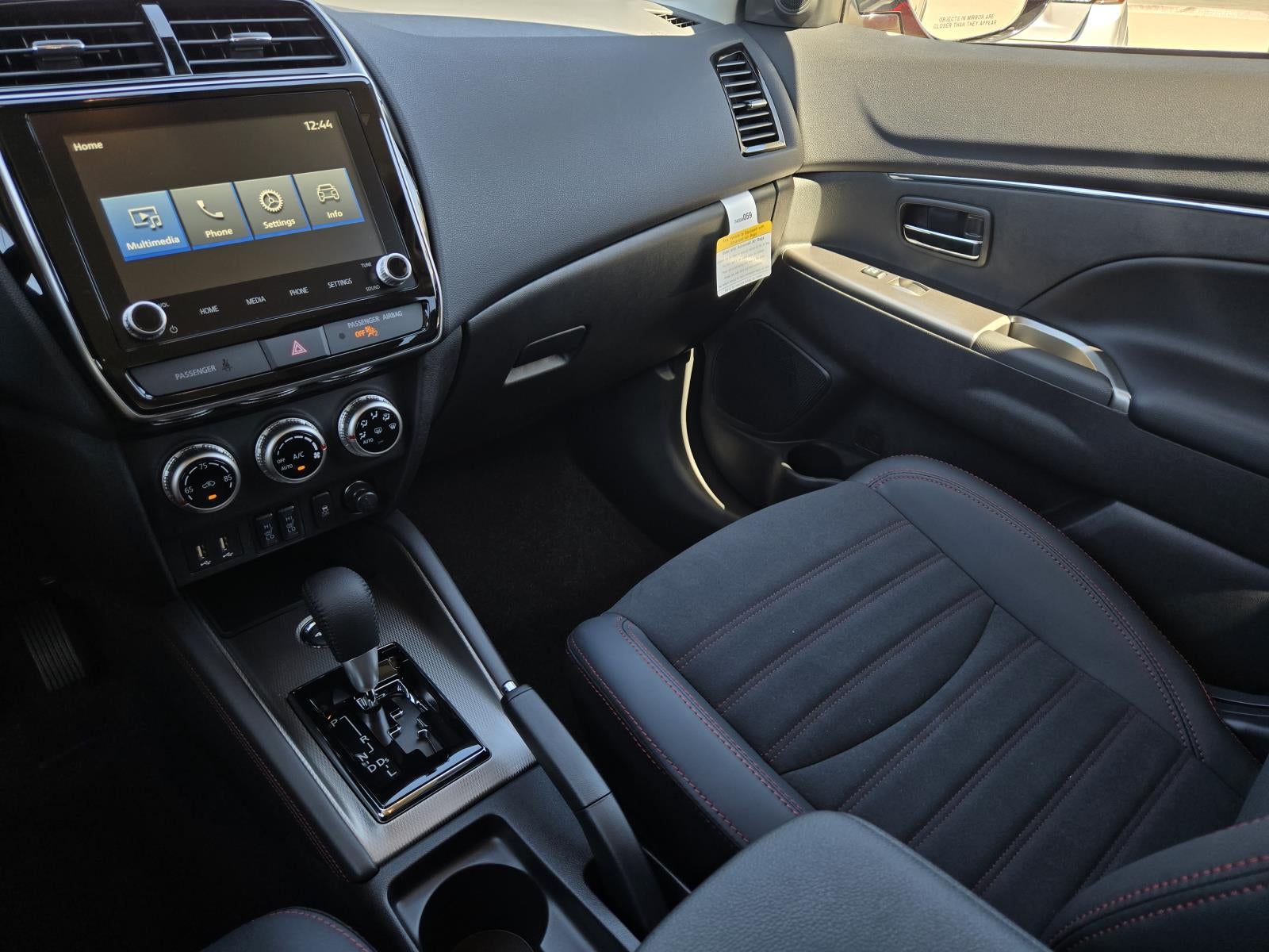 2027 Mitsubishi Outlander Sport SE