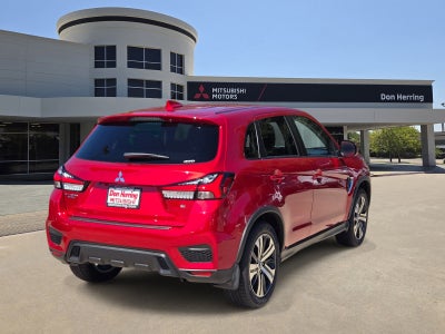 2027 Mitsubishi Outlander Sport SE