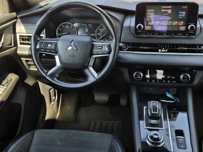 2022 Mitsubishi Outlander Black Edition