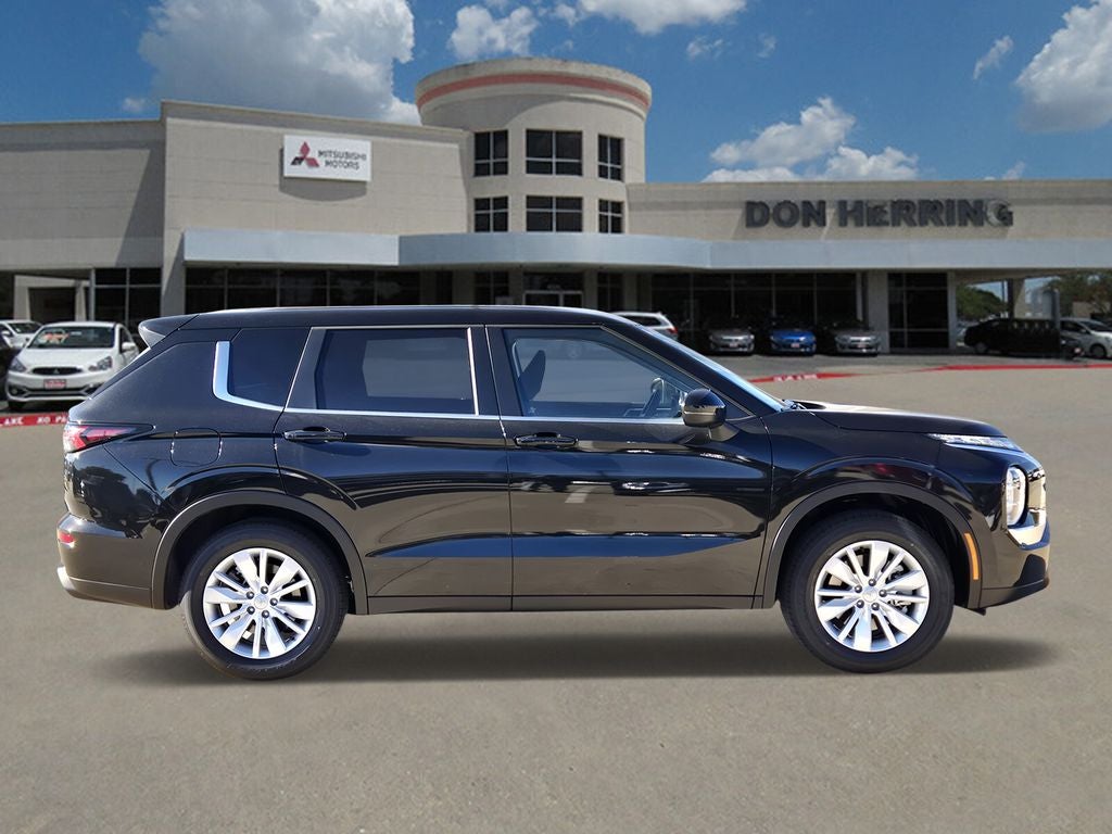 2026 Mitsubishi Outlander ES