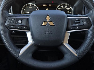 2026 Mitsubishi Outlander ES