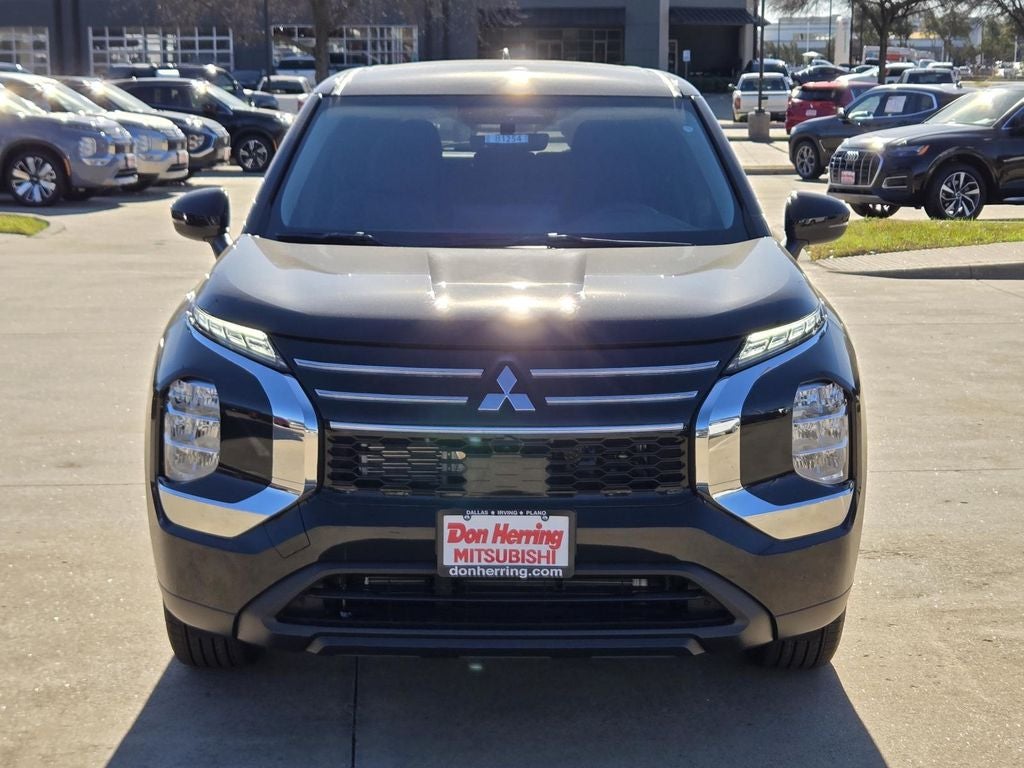 2026 Mitsubishi Outlander ES