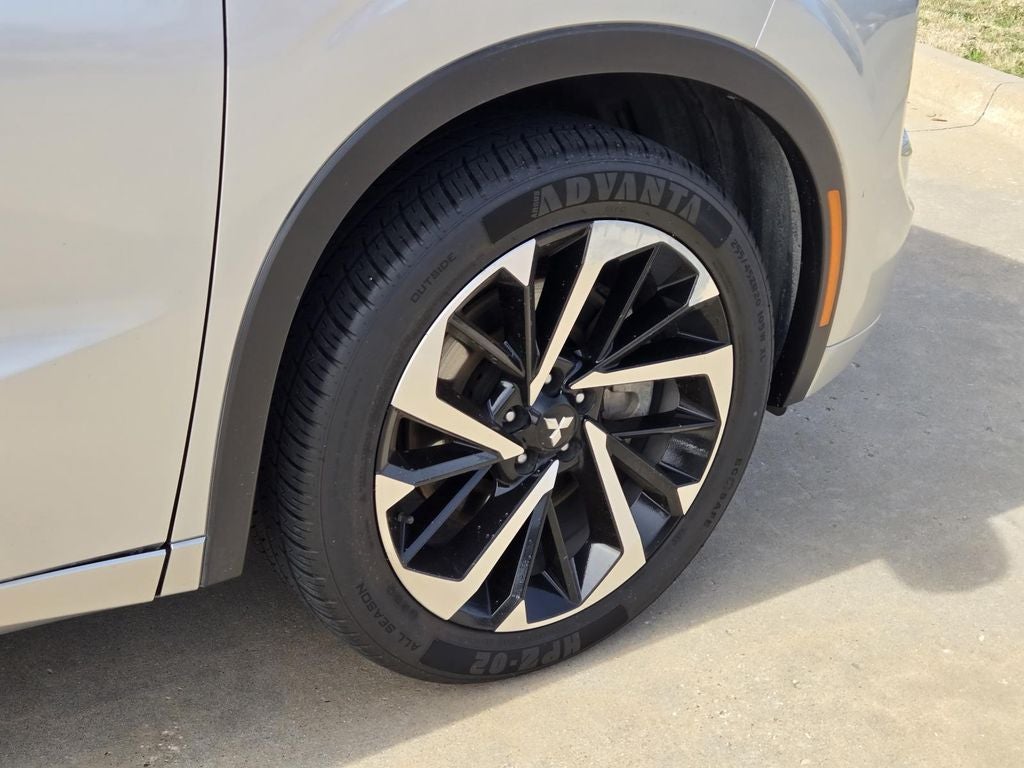 2023 Mitsubishi Outlander SEL