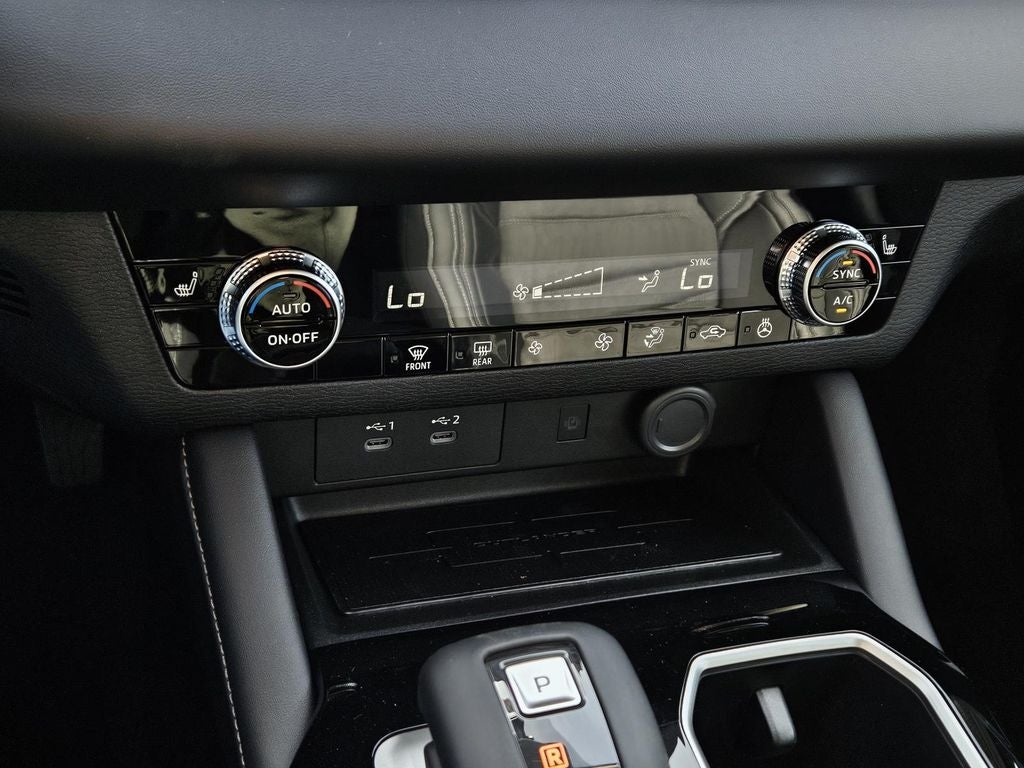 2026 Mitsubishi Outlander SE