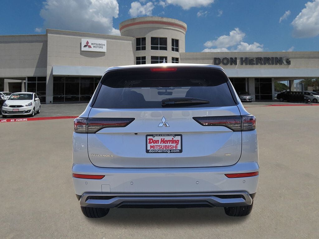 2026 Mitsubishi Outlander SE