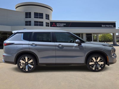 2026 Mitsubishi Outlander SE