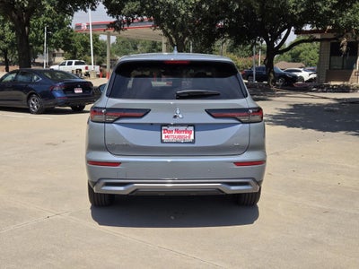2026 Mitsubishi Outlander SE