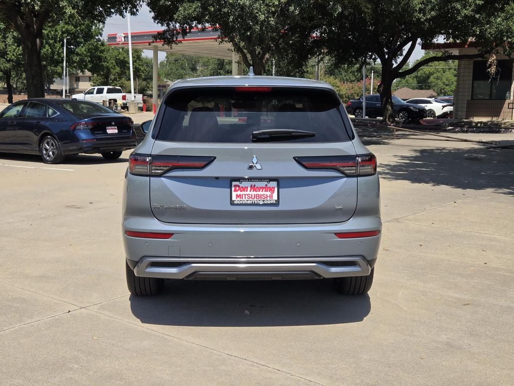 2026 Mitsubishi Outlander SE