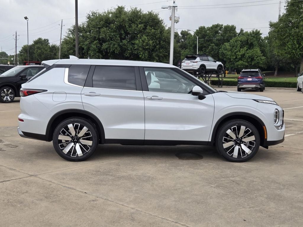 2026 Mitsubishi Outlander SE