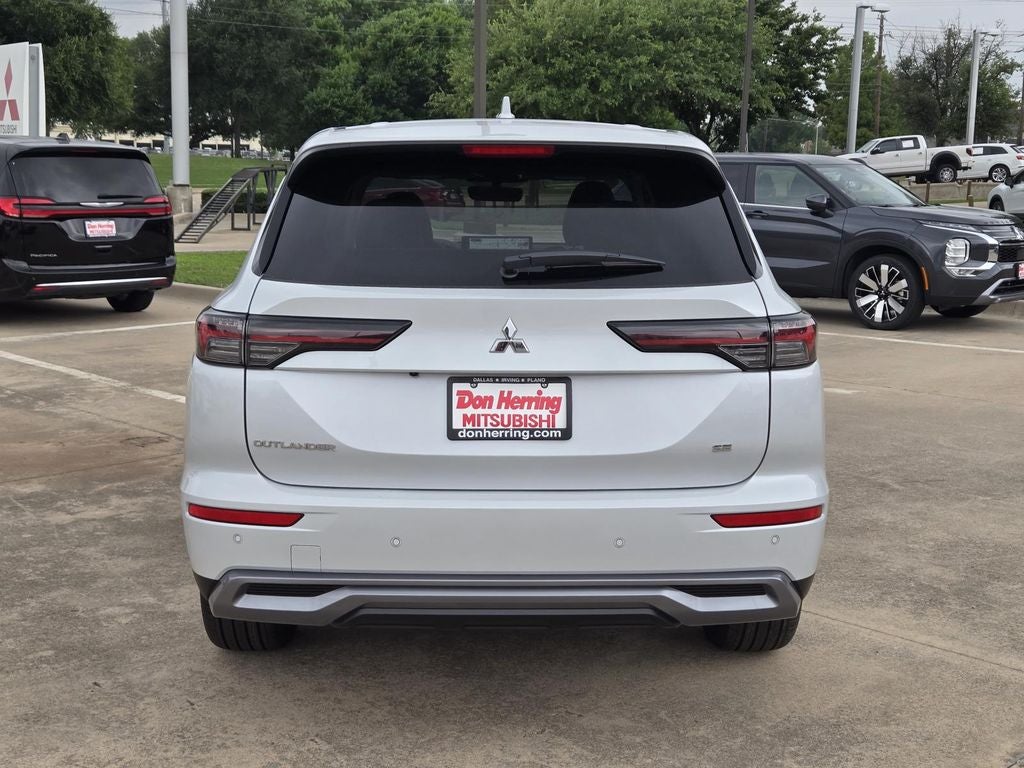 2026 Mitsubishi Outlander SE