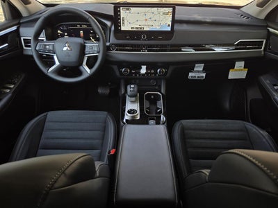 2026 Mitsubishi Outlander SE
