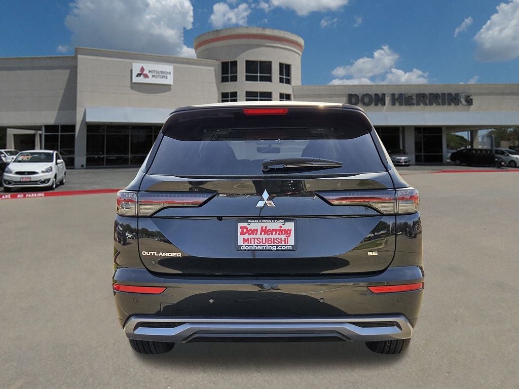 2026 Mitsubishi Outlander SE