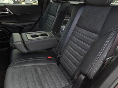 2026 Mitsubishi Outlander LE