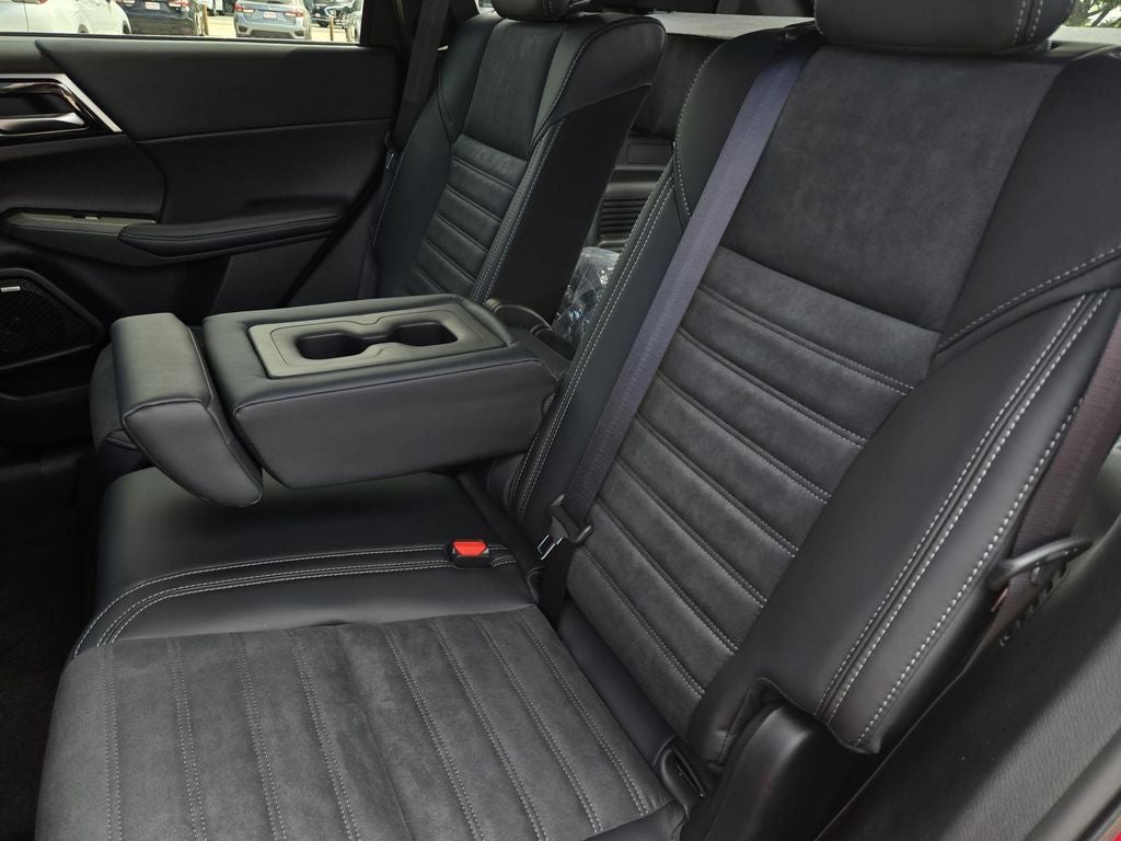 2026 Mitsubishi Outlander LE