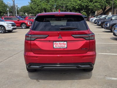 2026 Mitsubishi Outlander LE