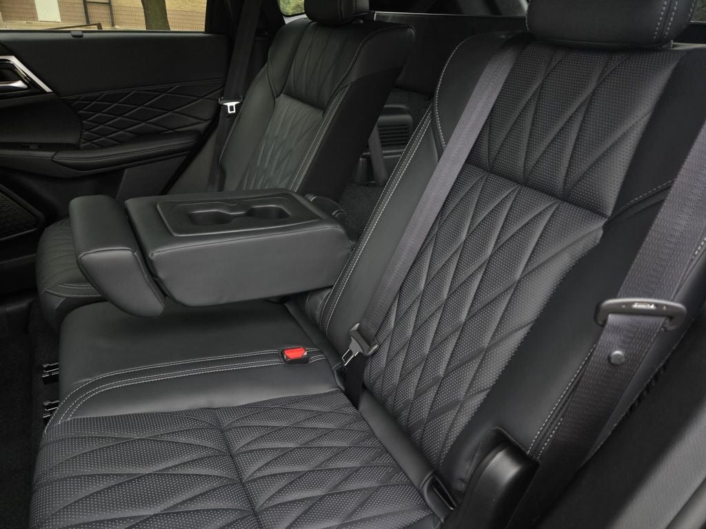 2026 Mitsubishi Outlander Black Edition