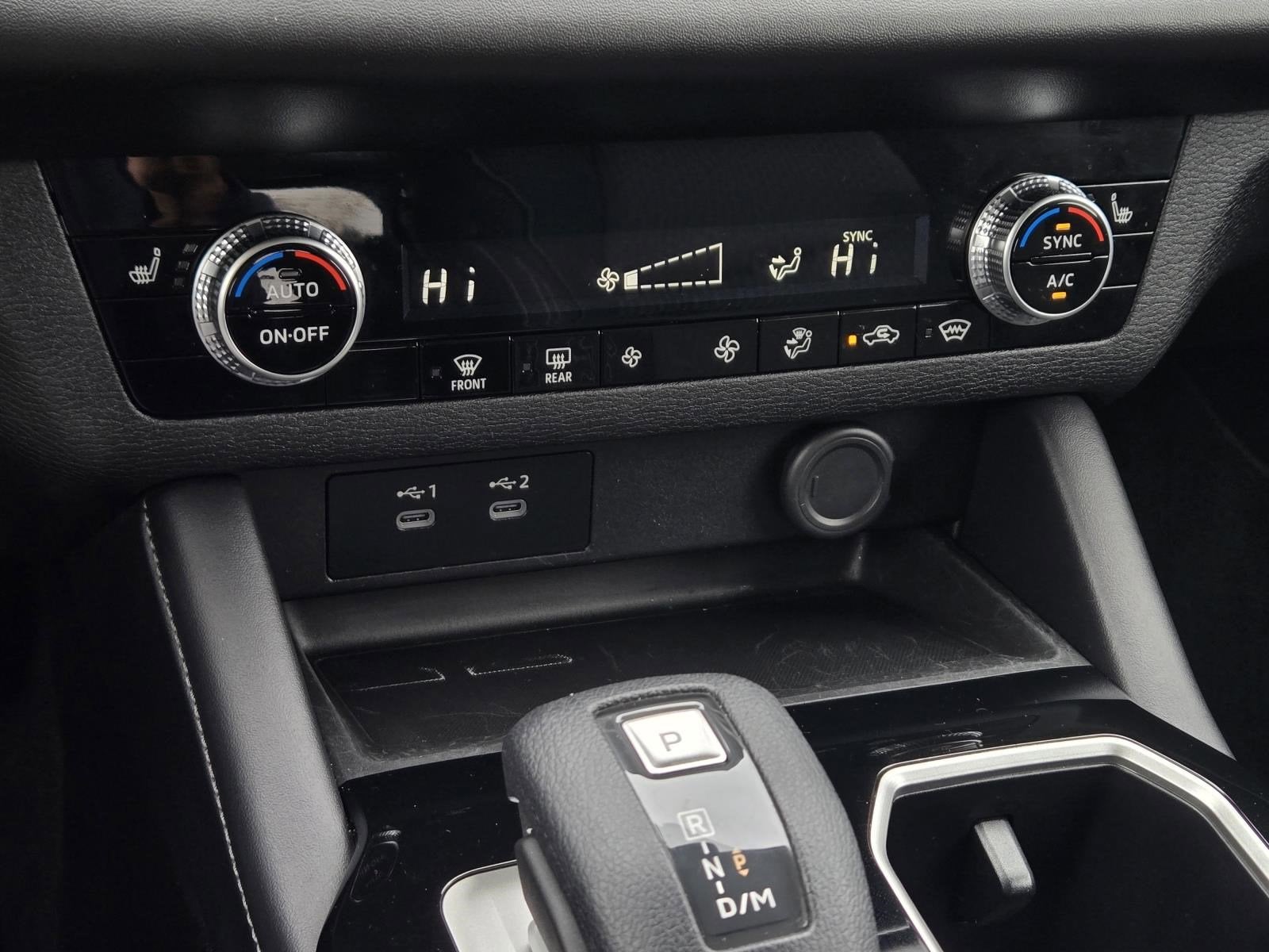 2025 Mitsubishi Outlander ES