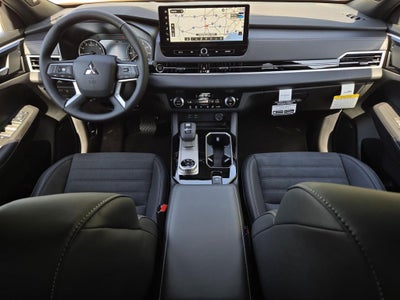 2026 Mitsubishi Outlander LE