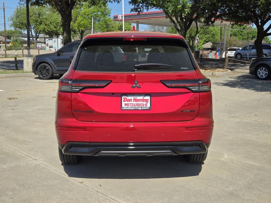 2026 Mitsubishi Outlander LE