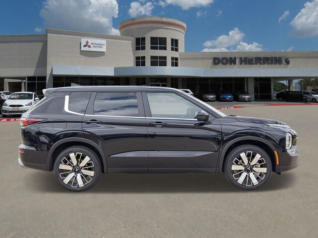 2026 Mitsubishi Outlander SE