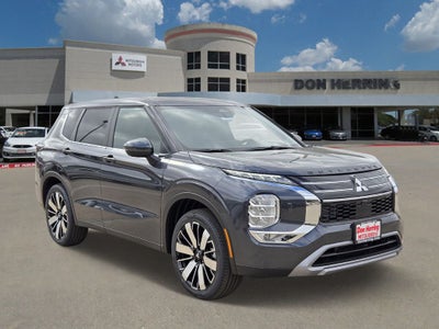 2026 Mitsubishi Outlander SE