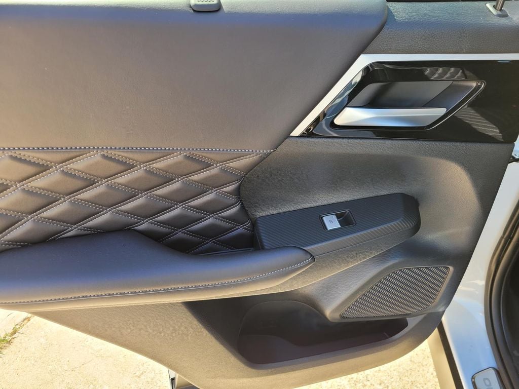 2025 Mitsubishi Outlander PHEV SEL