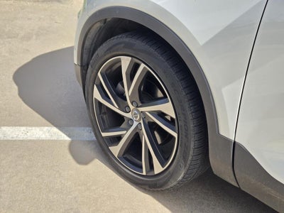 2022 Volvo XC40 R-Design