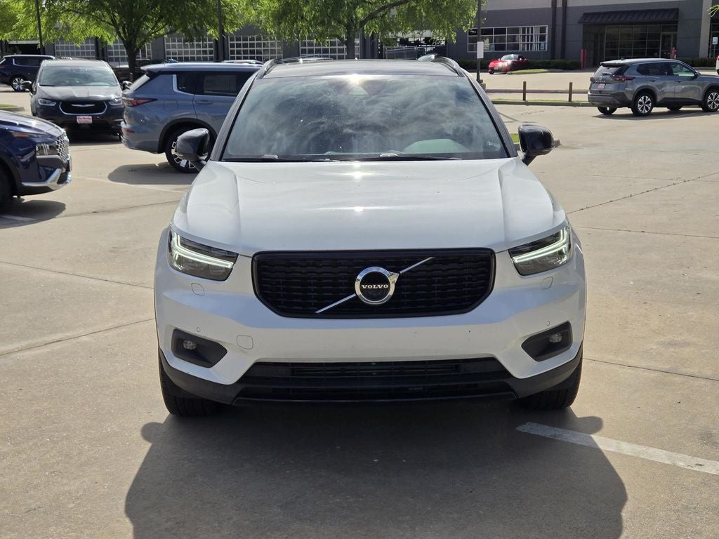 2022 Volvo XC40 R-Design