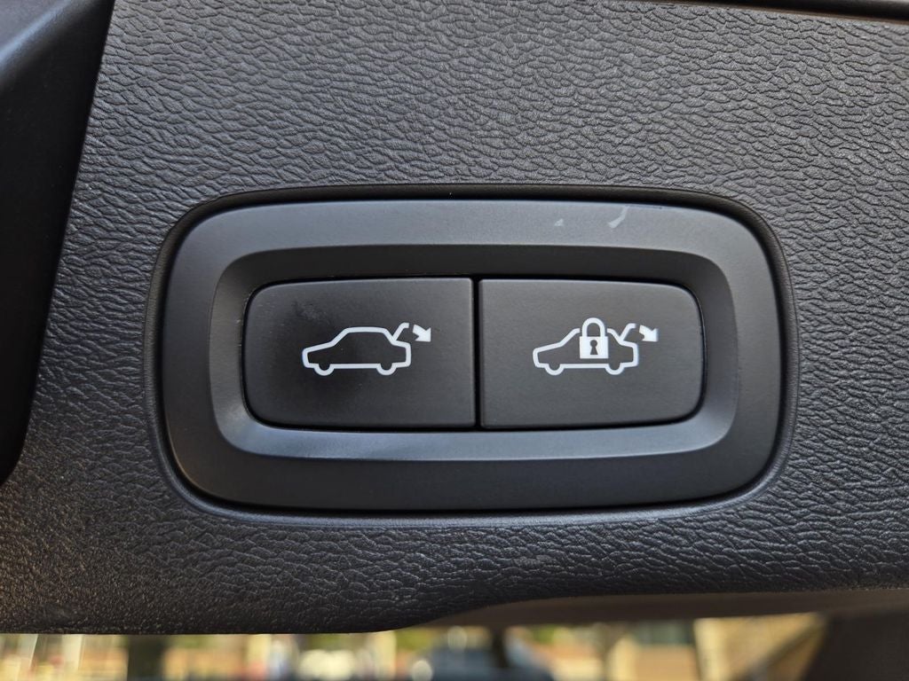 2018 Volvo XC60 Momentum