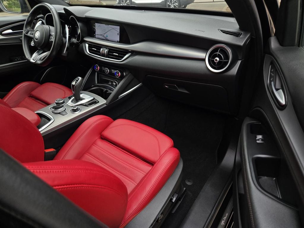 2022 Alfa Romeo Stelvio Veloce