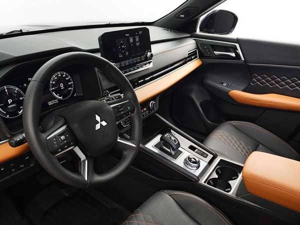 2025 Mitsubishi Outlander PHEV interior