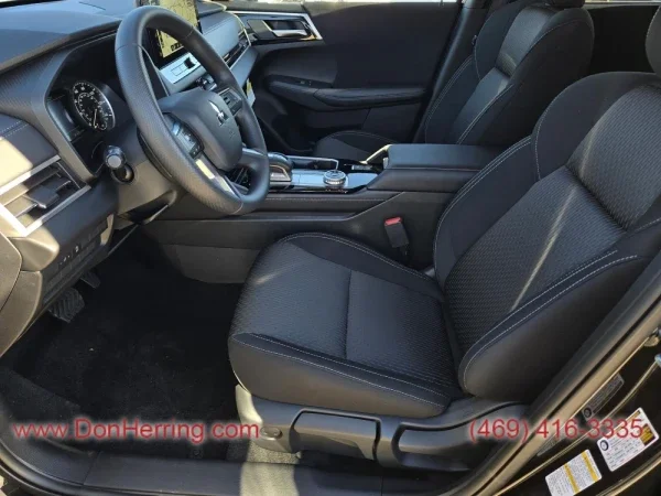 2026 Mitsubishi Outlander Front seats